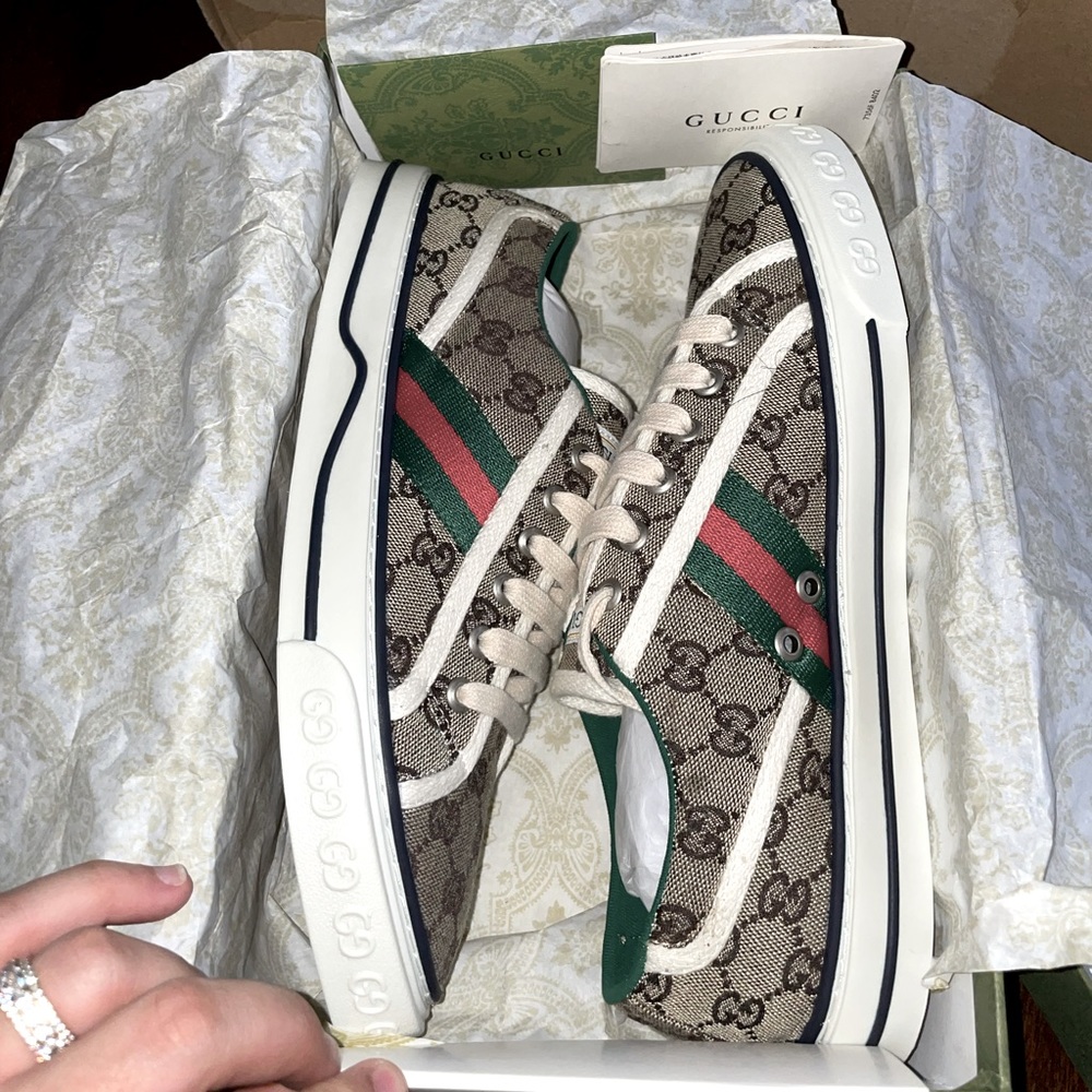 Gucci tennis sneakers size 43 size 9 in Men wored once asking $500obo  with Box